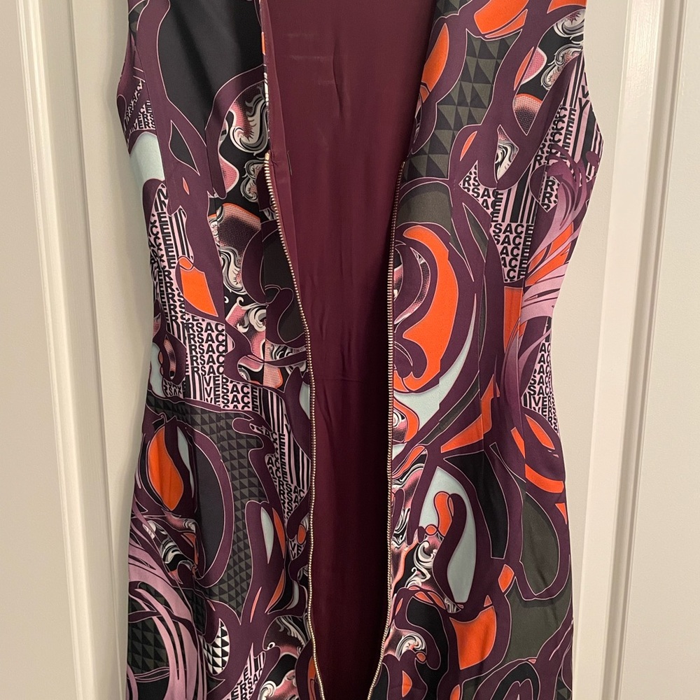 VERSACE Dress. Beautiful colors. Size 6 - Picture 4 of 9